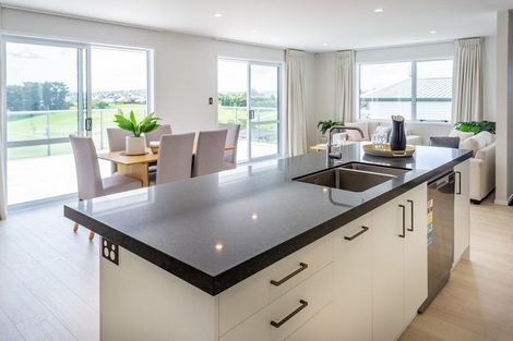 Photo of property in 20 Waititiro Rise, Stanmore Bay, Whangaparaoa, 0932