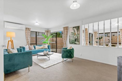 Photo of property in 15 Charles Prevost Drive, The Gardens, Auckland, 2105