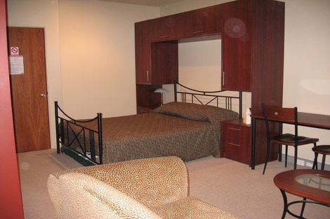 Photo of property in Atrium Apartments, 2h/154 The Terrace, Wellington Central, Wellington, 6011