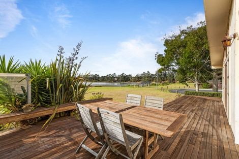 Photo of property in 130 Racecourse Road, Waiuku, 2123