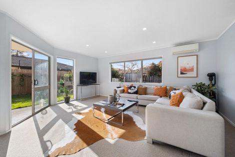 Photo of property in 1/15 Golfland Drive, Golflands, Auckland, 2013