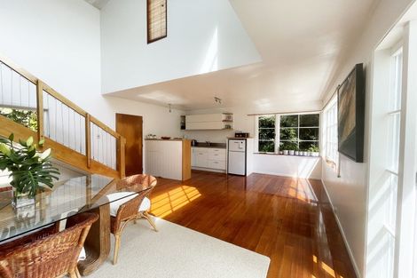 Photo of property in 17 Rayner Road, Piha, New Lynn, 0772