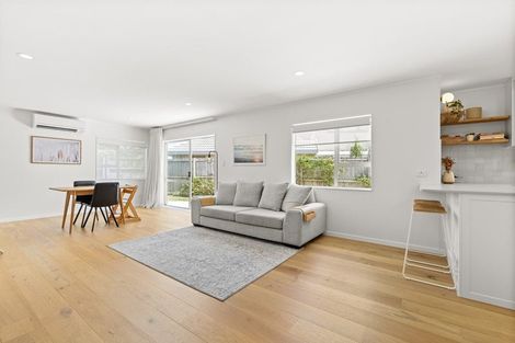 Photo of property in 12 Judd Place, Orewa, 0931