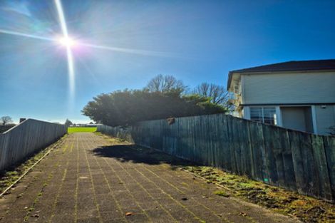 Photo of property in 35 Ross Crescent, Fairfield, Hamilton, 3214