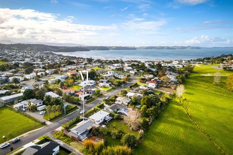 Photo of property in 33 Brigitte View, Snells Beach, 0920