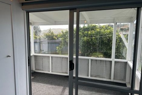 Photo of property in 10 Wallis Street, Raglan, 3225