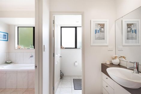 Photo of property in 42 Westminster Glen, Matakana, Warkworth, 0985