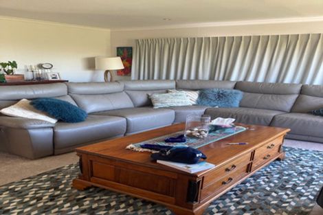 Photo of property in 1/18 Holdaway Avenue, Northcote, Auckland, 0627