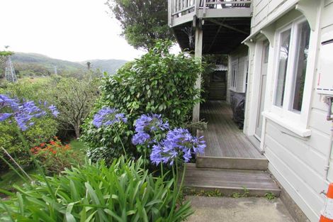 Photo of property in 33 Creswick Terrace, Northland, Wellington, 6012
