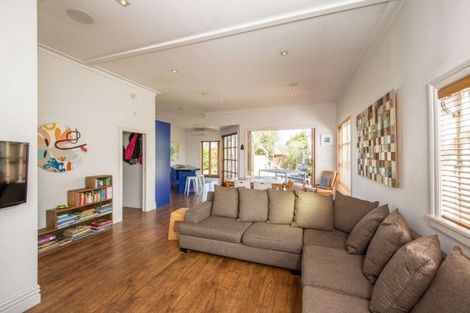 Photo of property in 31 Sutherland Road, Point Chevalier, Auckland, 1025