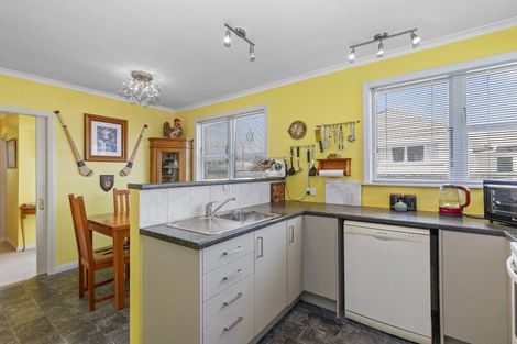 Photo of property in 17 Stephen Street, Trentham, Upper Hutt, 5018