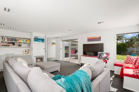 Photo of property in 115 Oriental Parade, Papamoa Beach, Papamoa, 3118