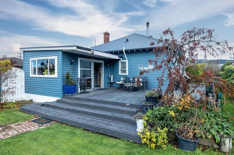 Photo of property in 12 Parsonage Road, Waimate, 7924