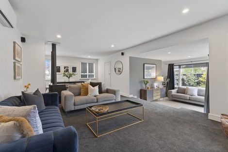 Photo of property in 43 Dunedin Street, Redwood, Christchurch, 8051