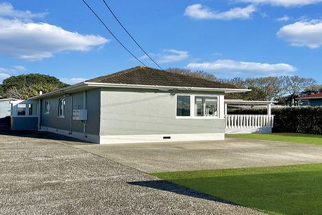 Photo of property in 12 Waterfront Road, Mangere Bridge, Auckland, 2022