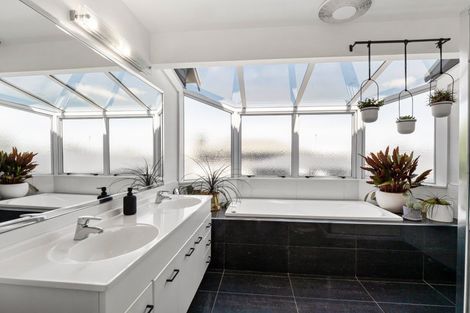 Photo of property in 7a Gordon Road, Mount Maunganui, 3116