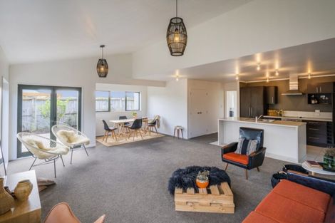 Photo of property in 14b Ringwood Place, Whitianga, 3510