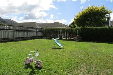 Photo of property in 17 Robertson Street, Elderslea, Upper Hutt, 5018