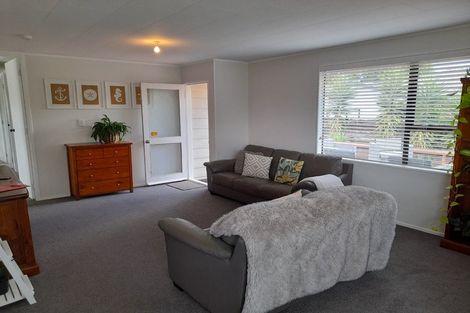 Photo of property in 22 Seaway Road, Clarks Beach, 2122