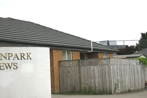 Photo of property in 41 Greenpark Road, Penrose, Auckland, 1061