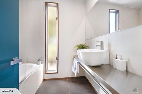 Photo of property in 8a Wairata Place, Te Atatu South, Auckland, 0610