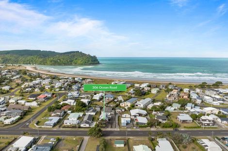 Photo of property in 306 Ocean Road, Whangamata, 3620
