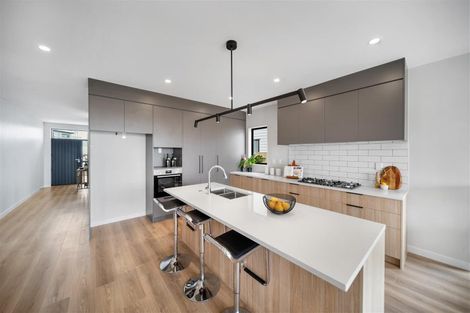 Photo of property in 12 Korowhiti Road, Clarks Beach, 2122