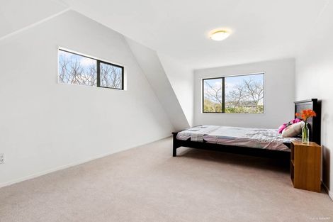 Photo of property in 1/10 Thomas Rea Place, Te Atatu South, Auckland, 0610