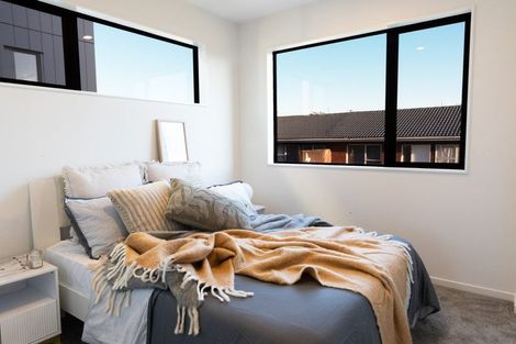 Photo of property in 17 Paetai Lane, Te Atatu Peninsula, 0610