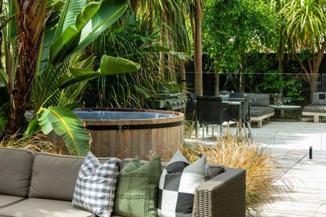 Photo of property in 60 Churchouse Road, Greenhithe, Auckland, 0632