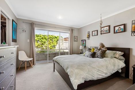 Photo of property in 25 Saltwood Street, Red Beach, 0932