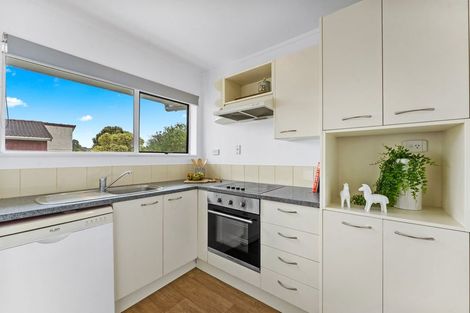 Photo of property in 1/307a Wairau Road, Totara Vale, Auckland, 0627