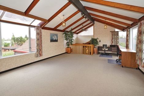 Photo of property in 72 Braid Road, St Andrews, Hamilton, 3200