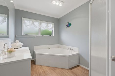 Photo of property in 94 Osprey Drive, Welcome Bay, Tauranga, 3112
