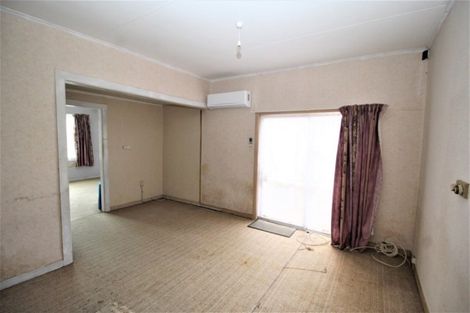 Photo of property in 24 Lovell Road, Woodville, 4998