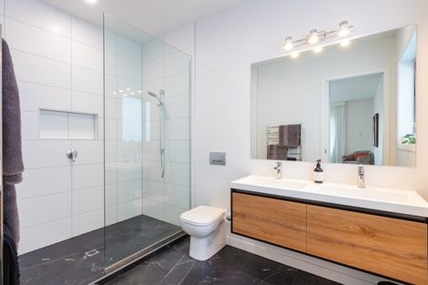 Photo of property in 8 Shearwater Lane, Point Wells, 0986