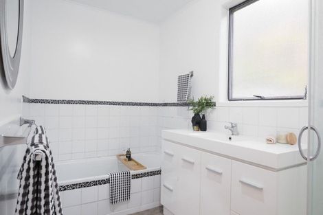 Photo of property in 93 Mallard Drive, Selwyn Heights, Rotorua, 3015