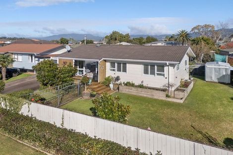 Photo of property in 2 Francis Drive, Katikati, 3129
