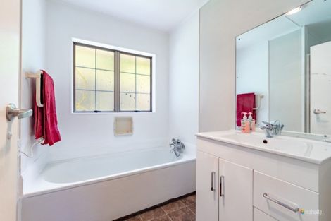 Photo of property in 124 George Street, Stokes Valley, Lower Hutt, 5019