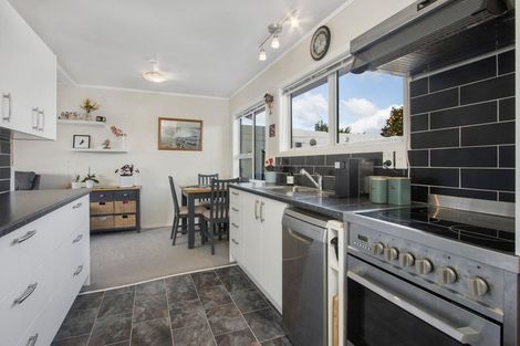 Photo of property in 2 Francis Drive, Katikati, 3129