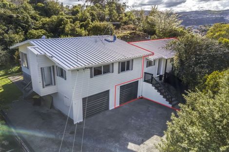 Photo of property in 5 Julia Place, Tawa, Wellington, 5028