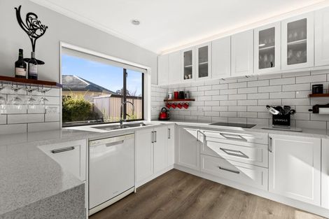 Photo of property in 17 Alderney Close, Taradale, Napier, 4112