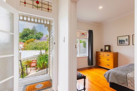 Photo of property in 35 Milton Road, Bluff Hill, Napier, 4110