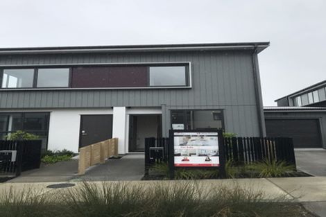 Photo of property in 16 Wai Place, Westgate, Auckland, 0614