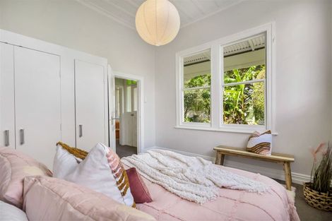 Photo of property in 151 Glenfield Road, Hillcrest, Auckland, 0626