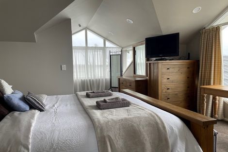 Photo of property in 17 Palliser Road, Roseneath, Wellington, 6011