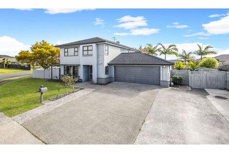 Photo of property in 8 Bellshill Close, Wattle Downs, Auckland, 2103