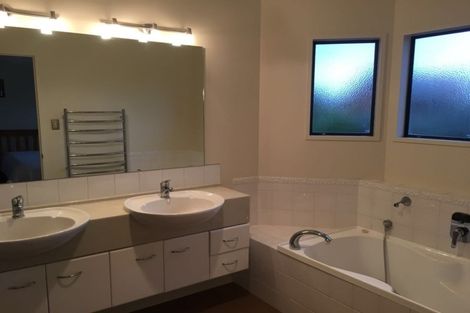 Photo of property in 22 Whitford Place, Rototuna North, Hamilton, 3210