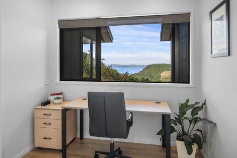 Photo of property in 124 Highland Drive, Acacia Bay, Taupo, 3385