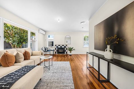 Photo of property in 22 Eastdale Road, Avondale, Auckland, 1026